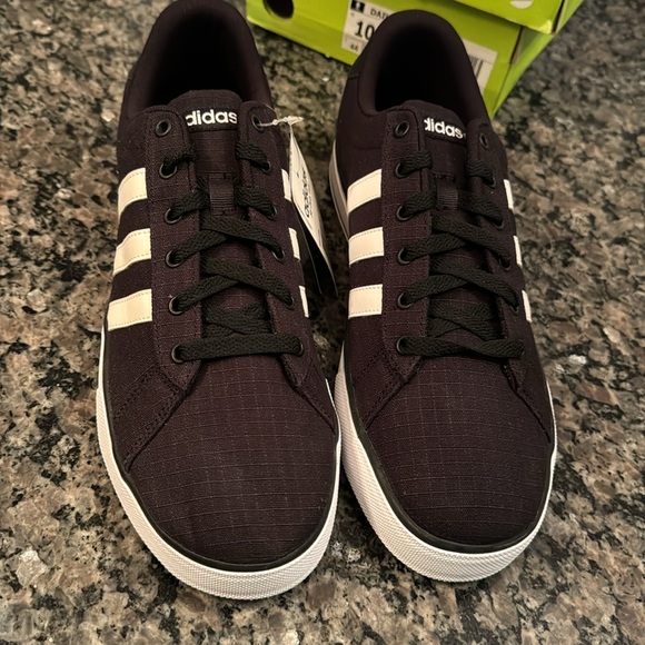 Adidas Daily Line sneaker NIB 10 - Picture 3 of 8